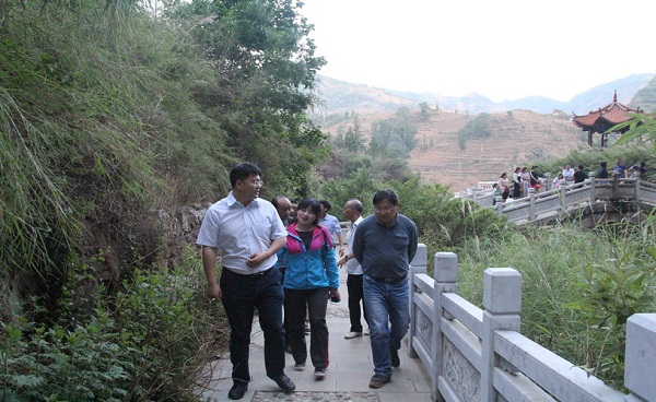 “星空综合”
亚马逊的服务理念是什么?(图1) 星空综合