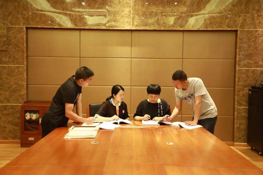 
接受治理服务工具“情感投资”241万余元 为何被认定组成受贿罪？‘星空·综合体育’(图1)